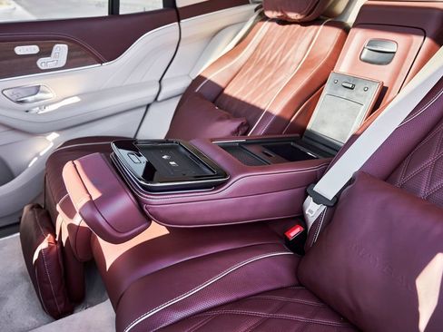 Used 2024 Mercedes-Benz Maybach GLS 600 4MATIC image 49