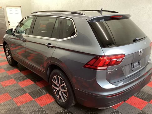 Used 2019 Volkswagen Tiguan SE w/ Panoramic Sunroof Package AWD/4WD image 4