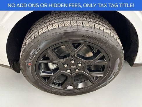 New 2026 Ford Maverick Lariat w/ Black Appearance Package image 31