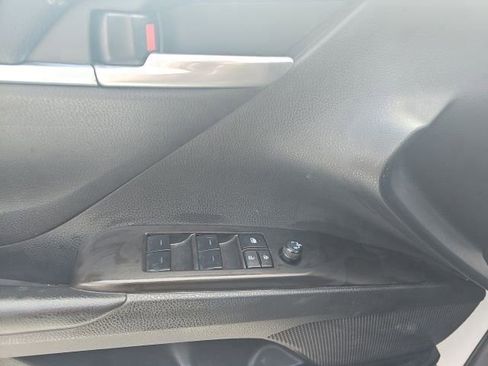 Used 2023 Toyota Camry SE image 10