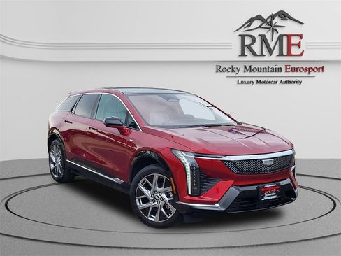 Used 2025 Cadillac Optiq Luxury 1 image 1