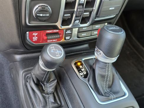 Used 2025 Jeep Gladiator Rubicon w/ Convenience Group image 22