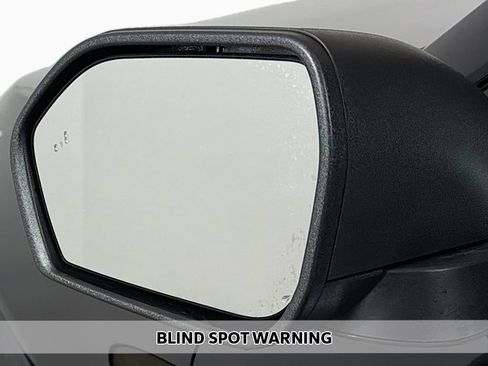 Used 2023 Ford Explorer XLT w/ Equipment Group 202A AWD/4WD image 4