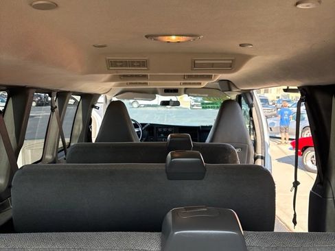 Used 2019 Chevrolet Express 3500 LS RWD image 18