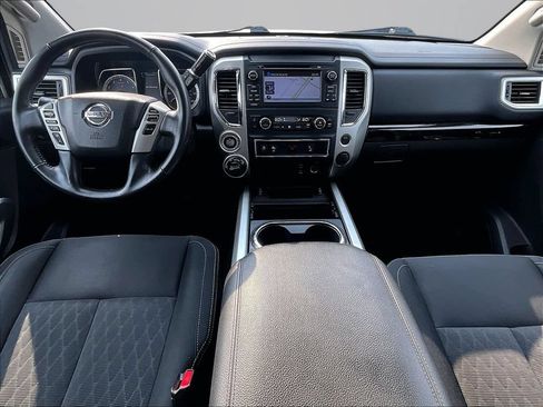 Used 2018 Nissan Titan SV w/ SV Convenience Package AWD/4WD image 17