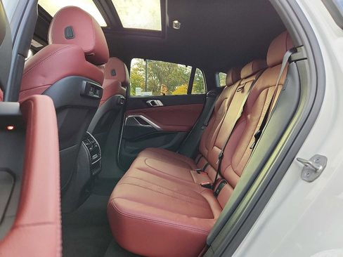 Used 2022 BMW X6 xDrive40i w/ Executive Package image 10