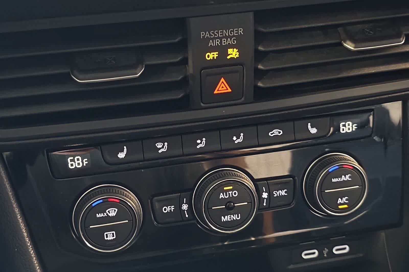 Used 2024 Volkswagen Jetta SE FWD image 21