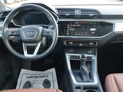 Used 2023 Audi Q3 2.0T Premium w/ Convenience Package image 12