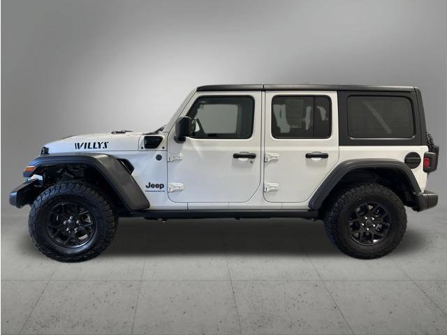 Used 2024 Jeep Wrangler Unlimited AWD/4WD image 2