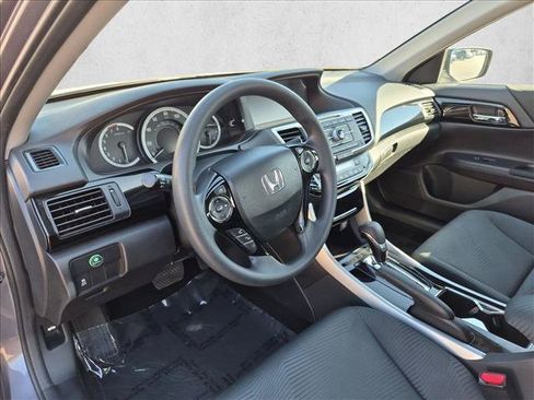 Used 2017 Honda Accord LX image 10