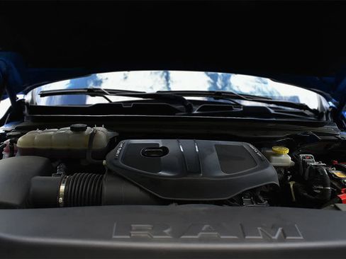 Used 2025 RAM 1500 Warlock AWD/4WD image 29