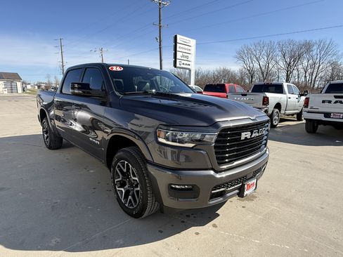 New 2026 RAM 1500 Laramie AWD/4WD image 39