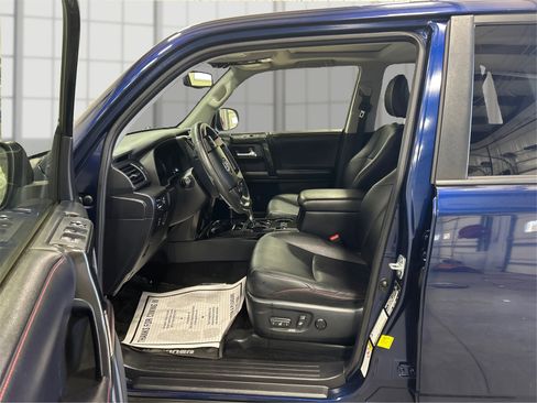 Used 2018 Toyota 4Runner TRD Off-Road Premium image 9