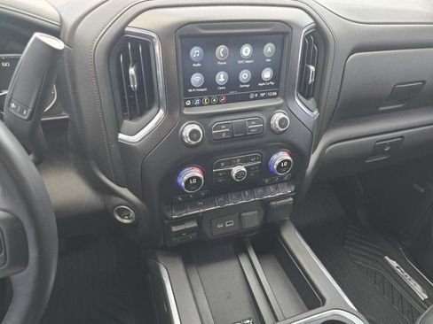 Used 2022 GMC Sierra 1500 AT4 w/ AT4 Premium Package AWD/4WD image 34