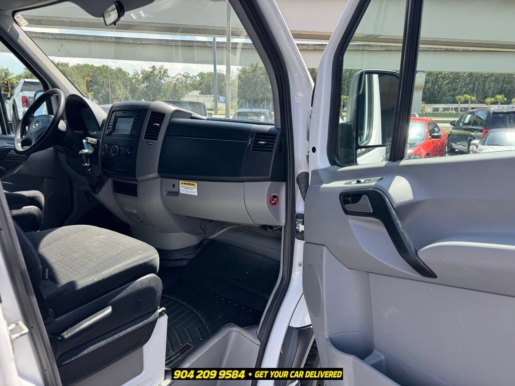 Used 2017 Mercedes-Benz Sprinter 2500 image 33