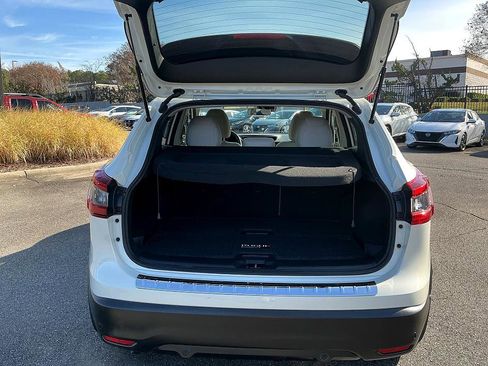 Certified 2022 Nissan Rogue Sport SV image 23