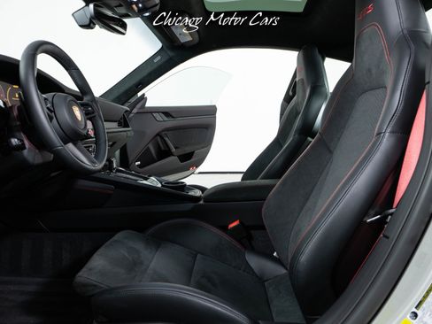 Used 2025 Porsche 911 GTS image 24