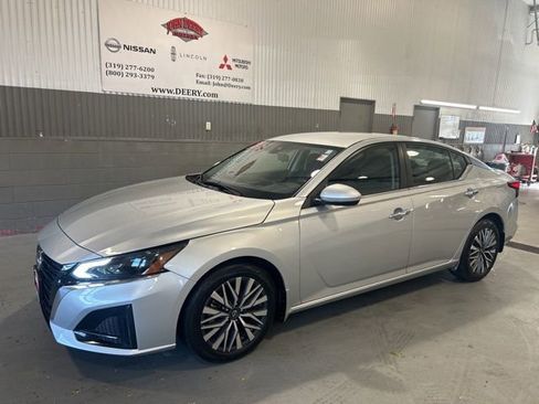 Certified 2023 Nissan Altima 2.5 SV image 5