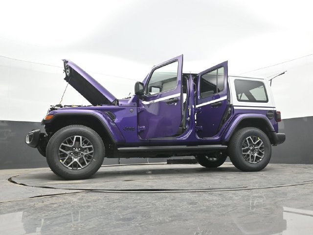 New 2026 Jeep Wrangler Unlimited Sahara w/ Whitecap Package AWD/4WD image 65