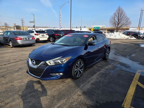 Used 2017 Nissan Maxima Platinum image 3
