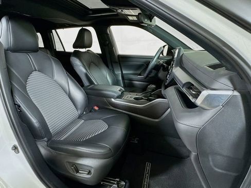 Used 2021 Toyota Highlander XSE image 27