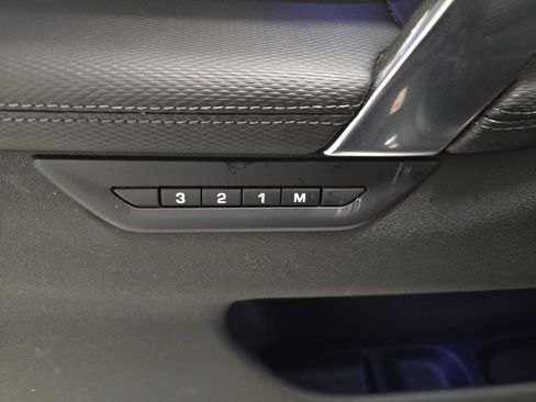 Certified 2025 Land Rover Discovery Sport Dynamic SE image 24