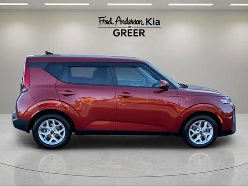 Used 2022 Kia Soul LX w/ Technology Package image 2