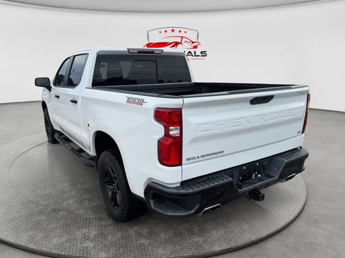 Used 2021 Chevrolet Silverado 1500 LT Trail Boss w/ Convenience Package II AWD/4WD image 3