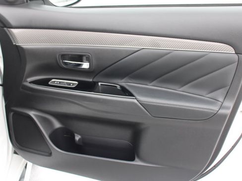 Used 2019 Mitsubishi Outlander SEL image 20