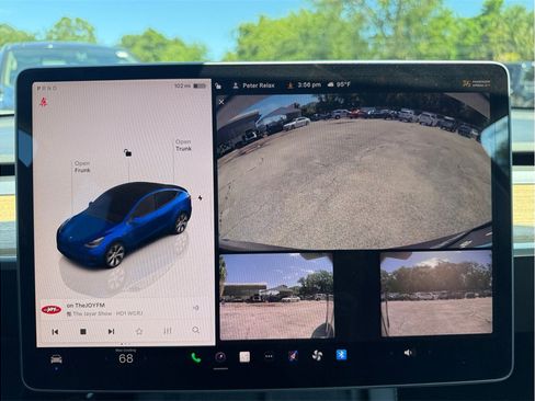 Used 2022 Tesla Model Y Long Range AWD/4WD image 29