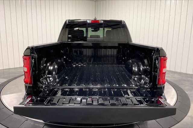 Used 2025 RAM 1500 Laramie AWD/4WD image 39