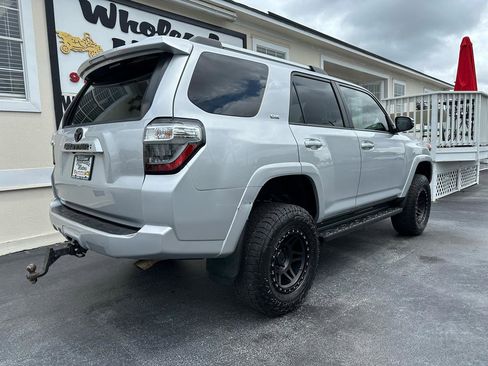 Used 2021 Toyota 4Runner SR5 Premium AWD/4WD image 6