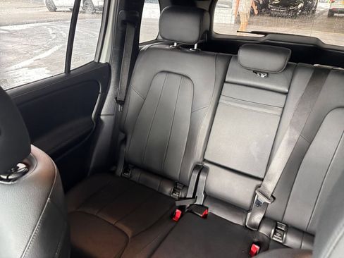 Used 2025 Mercedes-Benz GLB 250 image 42