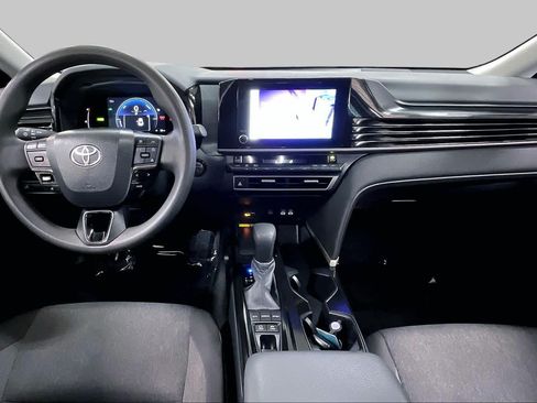 Used 2025 Toyota Camry LE AWD/4WD image 15