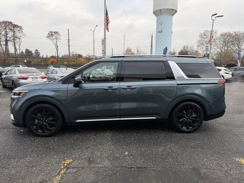 Certified 2022 Kia Carnival SX Prestige image 9