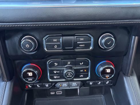 Used 2021 Chevrolet Tahoe High Country image 27