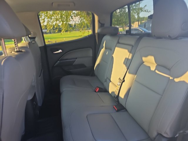Used 2016 Chevrolet Colorado LT w/ Luxury Package, Chrome RWD image 14