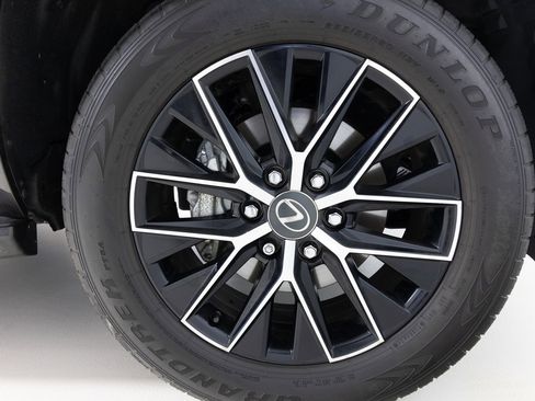 Used 2024 Lexus GX 550 image 14