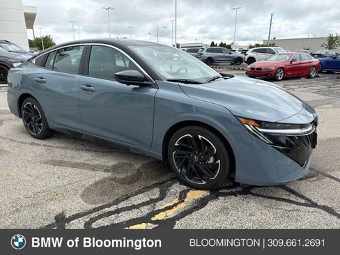 Used 2026 Nissan Sentra SR w/ SR Premium Package FWD image 1