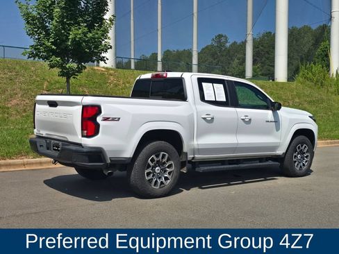 Used 2023 Chevrolet Colorado Z71 w/ Z71 Convenience Package 2 AWD/4WD image 3