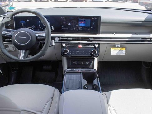 Used 2025 Hyundai Tucson Limited image 20