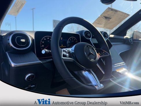 Used 2026 Mercedes-Benz GLC 300 4MATIC image 12