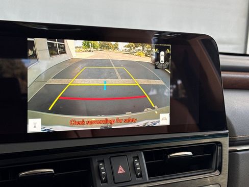Certified 2025 Lexus ES 300h w/ Premium Package FWD image 24