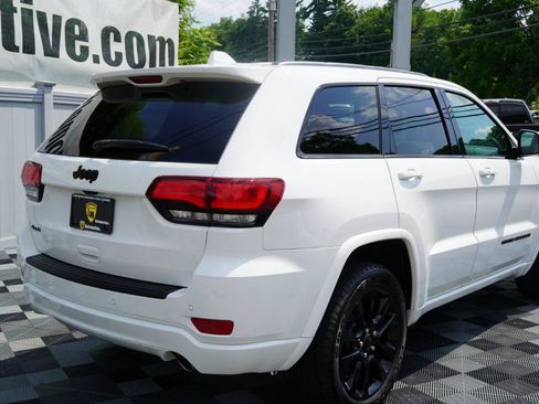 Used 2019 Jeep Grand Cherokee Altitude AWD/4WD image 8