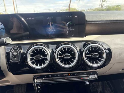 Used 2022 Mercedes-Benz CLA 250 image 25