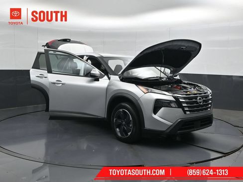 Used 2024 Nissan Rogue SV AWD/4WD image 56