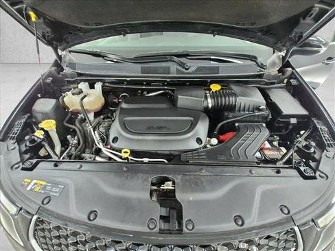 Used 2023 Chrysler Pacifica Touring-L FWD image 25