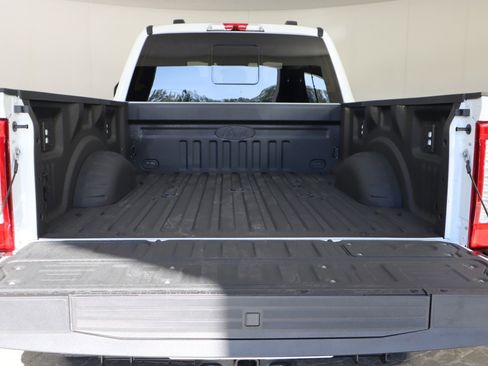 Used 2025 Ford F250 Lariat w/ Lariat Ultimate Package AWD/4WD image 9