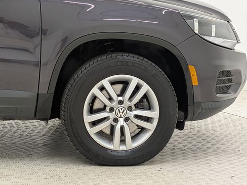 Used 2016 Volkswagen Tiguan S image 12