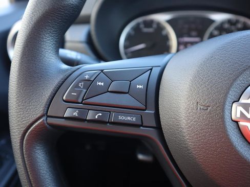 Used 2025 Nissan Versa S w/ Trunk Package image 18